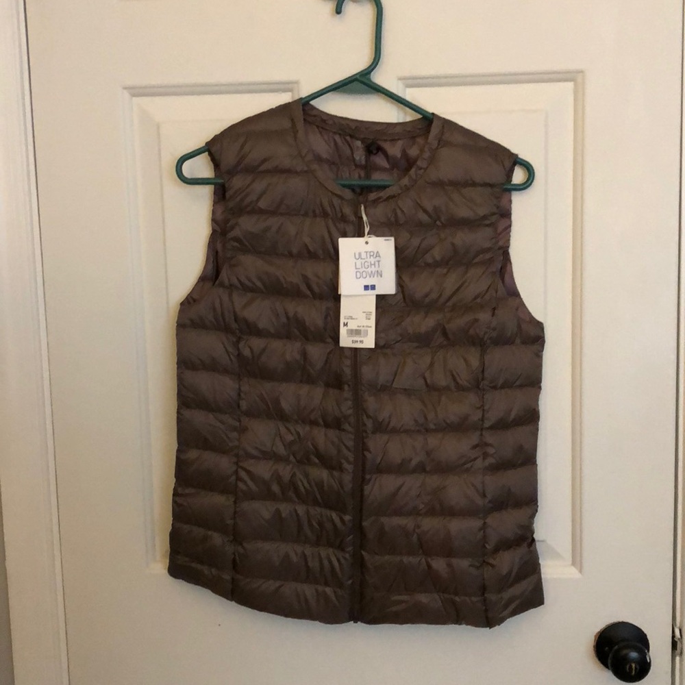 UNIQLO ultra light down vest